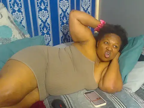 JUICEYLIPS333 online show from November 2025 06:13:02 AM