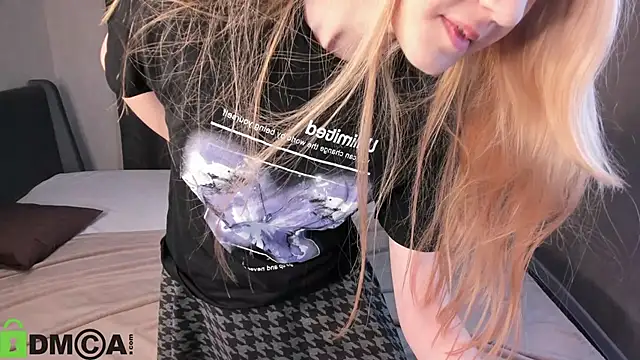 Sylvia Ortiz online show from October 2025 09:40:02 AM