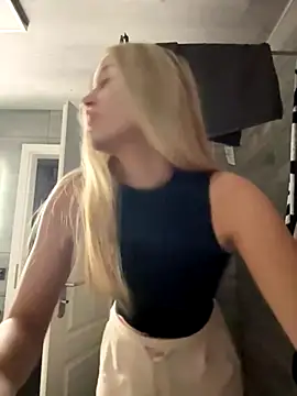 Snapshot of miaistlive chatting on September 2025 06:53:01 PM miaistlive online show from September 2025 06:53:01 PM