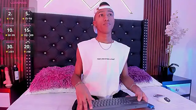 SammyAdams  online show from September 2025 08:00:02 PM