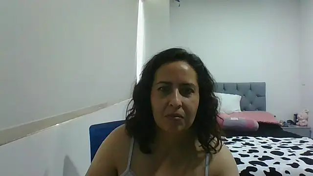 ElaineMilf online show from September 2025 04:41:02 PM