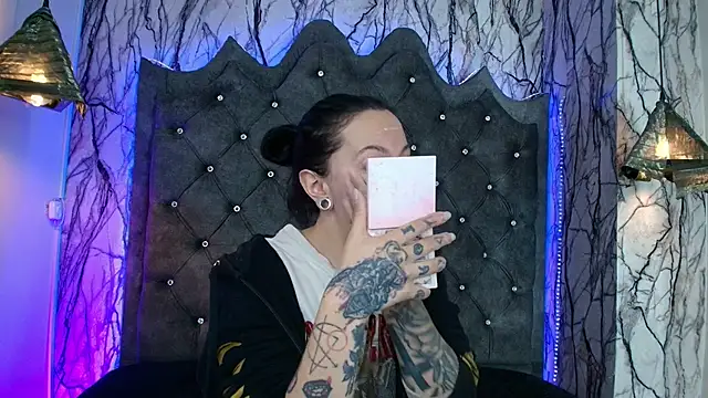 Zami Escobar of online show from September 2025 06:32:02 PM