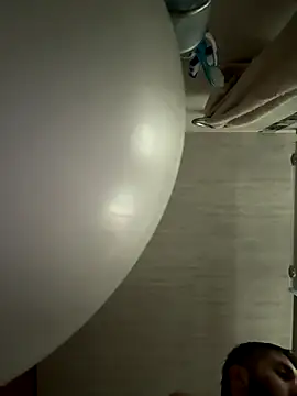 Snapshot of Diicaprio69 chatting on October 2025 08:21:02 PM Diicaprio69 online show from October 2025 08:21:02 PM