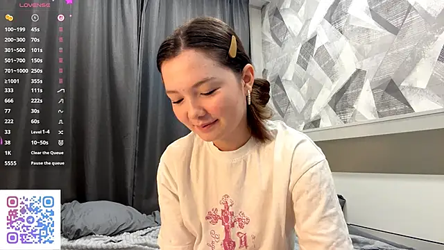 KiraVelvet online show from October 2025 04:13:01 PM