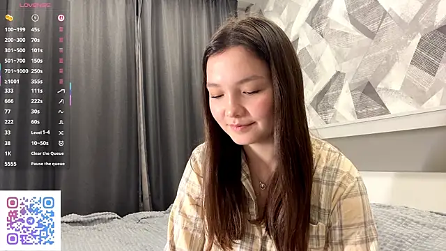 KiraVelvet online show from November 2025 04:07:02 PM