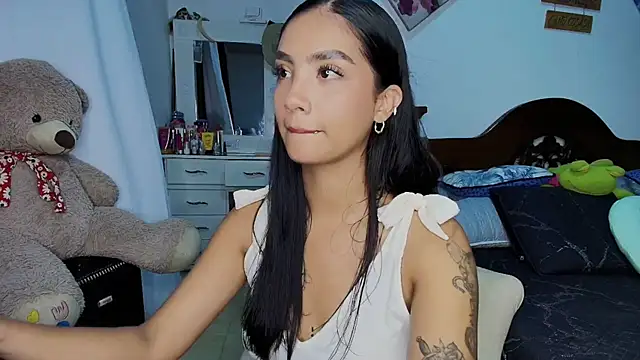 mia yireth online show from October 2025 12:19:01 AM