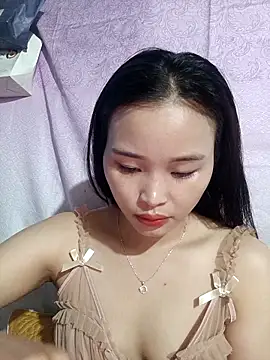 Snapshot of Lili_lovely chatting on November 2025 01:18:02 AM Lili lovely online show from November 2025 01:18:02 AM