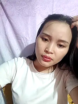 Snapshot of Lili_lovely chatting on November 2025 03:14:02 PM Lili lovely online show from November 2025 03:14:02 PM