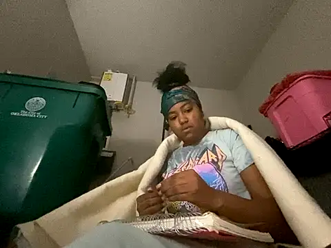 Snapshot of princesslivv chatting on October 2025 08:22:02 PM princesslivv online show from October 2025 08:22:02 PM