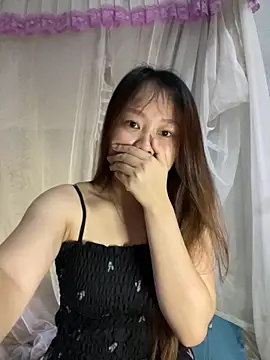 Hinne07 online show from September 2025 12:13:02 AM