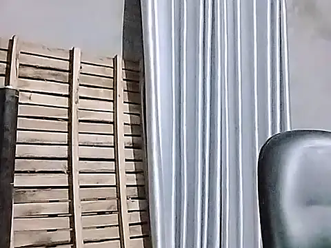 Snapshot of Siglemom_sexy chatting on October 2025 08:32:01 PM Siglemom sexy online show from October 2025 08:32:01 PM