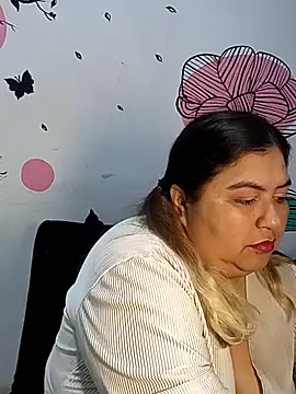 curvy diva  online show from October 2025 01:12:02 PM