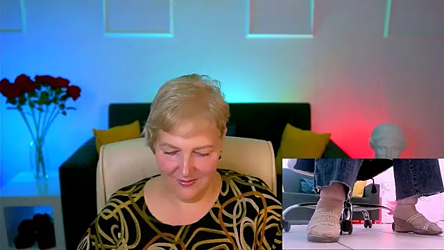 Snapshot of MaryMogan chatting on October 2025 12:23:02 PM MaryMogan online show from October 2025 12:23:02 PM