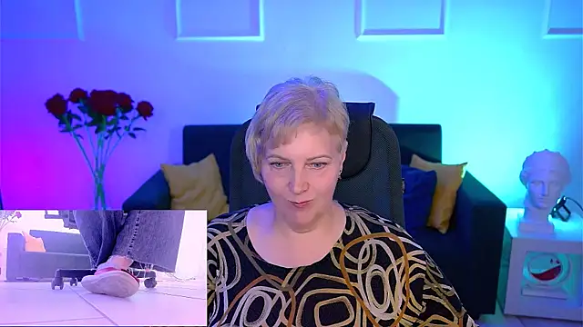 Snapshot of MaryMogan chatting on October 2025 08:44:02 AM MaryMogan online show from October 2025 08:44:02 AM