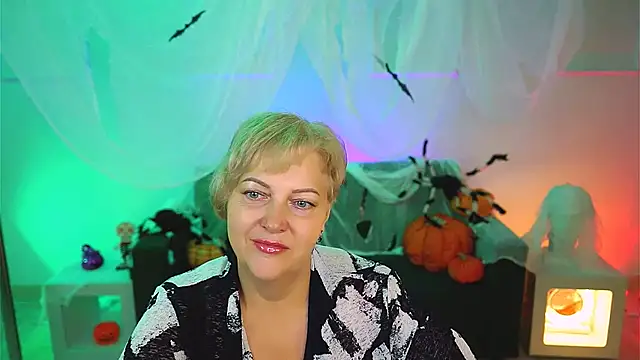 Snapshot of MaryMogan chatting on October 2025 04:14:01 AM MaryMogan online show from October 2025 04:14:01 AM