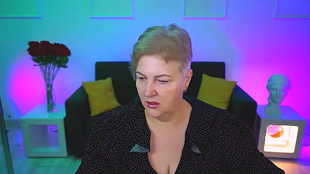 Snapshot of MaryMogan chatting on November 2025 04:22:02 AM MaryMogan online show from November 2025 04:22:02 AM