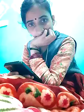 Snapshot of Pahadi_couple chatting on October 2025 05:44:01 PM Pahadi couple online show from October 2025 05:44:01 PM