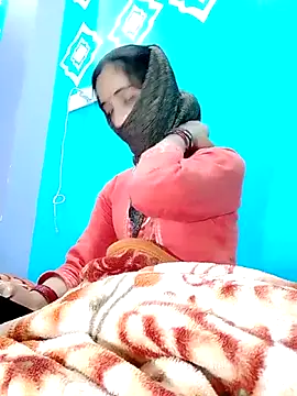 Snapshot of Pahadi_couple chatting on October 2025 09:19:02 PM Pahadi couple online show from October 2025 09:19:02 PM