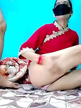 Snapshot of Pahadi_couple chatting on November 2025 06:24:02 AM Pahadi couple online show from November 2025 06:24:02 AM