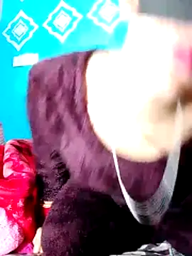 Snapshot of Pahadi_couple chatting on November 2025 05:39:02 AM Pahadi couple online show from November 2025 05:39:02 AM