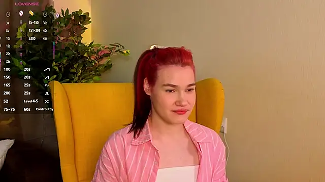 MauraSpurrier online show from October 2025 07:04:02 PM