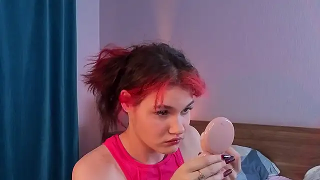 MauraSpurrier online show from October 2025 06:35:02 PM