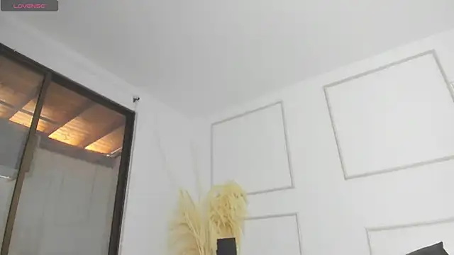 Emilywillis8 online show from November 2025 01:23:01 PM