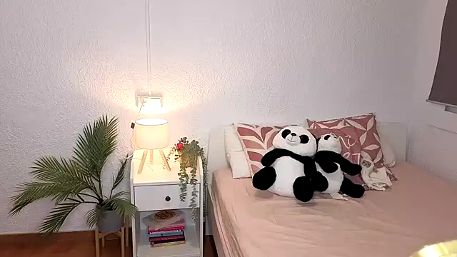 Snapshot of lillypanda chatting on September 2025 07:07:02 PM lillypanda online show from September 2025 07:07:02 PM