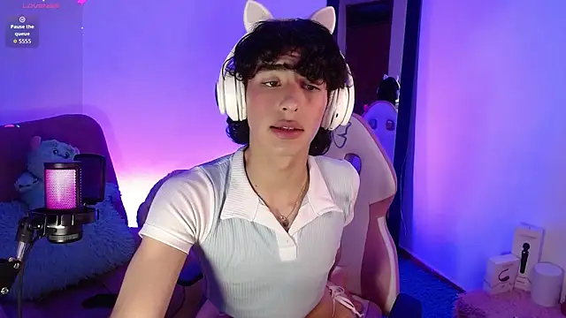 saanti foxs online show from October 2025 05:05:01 AM