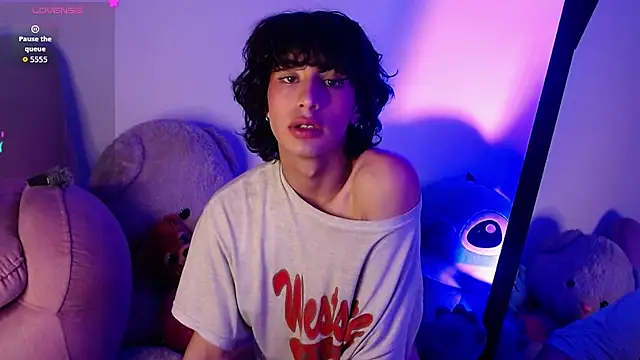 saanti foxs online show from November 2025 12:33:01 AM