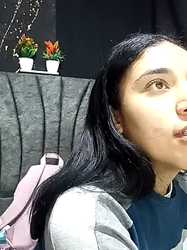 Snapshot of AmberGold- chatting on September 2025 09:13:01 AM AmberGold- online show from September 2025 09:13:01 AM