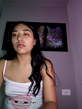 Snapshot of AmberGold- chatting on October 2025 07:55:02 AM AmberGold- online show from October 2025 07:55:02 AM