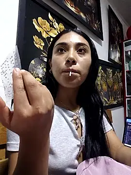 Snapshot of AmberGold- chatting on October 2025 10:47:02 PM AmberGold- online show from October 2025 10:47:02 PM