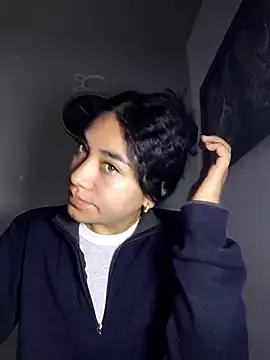 Snapshot of AmberGold- chatting on November 2025 09:20:02 AM AmberGold- online show from November 2025 09:20:02 AM