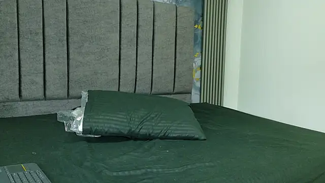 AngelineJolie online show from September 2025 07:08:01 PM