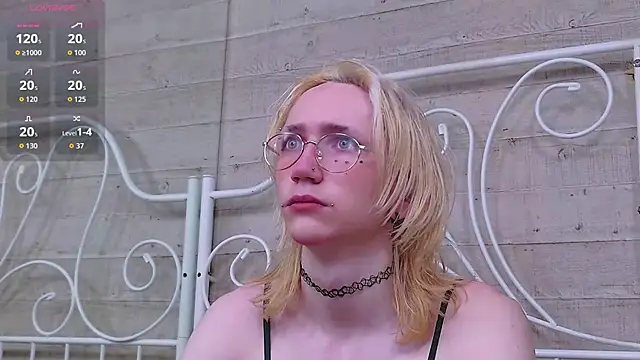 TrissHarper online show from October 2025 10:49:02 AM