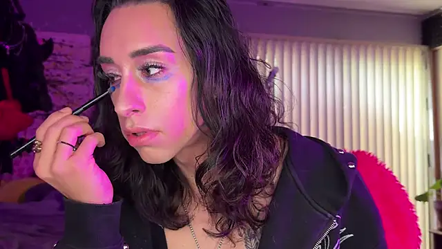 Snapshot of xoFrankie chatting on October 2025 10:51:02 PM xoFrankie online show from October 2025 10:51:02 PM