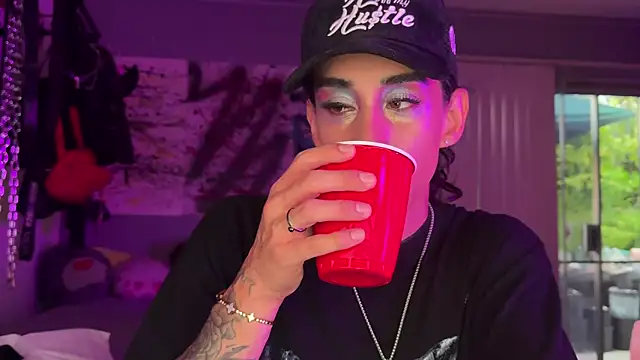 Snapshot of xoFrankie chatting on October 2025 01:03:01 AM xoFrankie online show from October 2025 01:03:01 AM