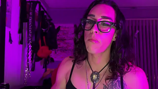 Snapshot of xoFrankie chatting on October 2025 01:58:02 AM xoFrankie online show from October 2025 01:58:02 AM