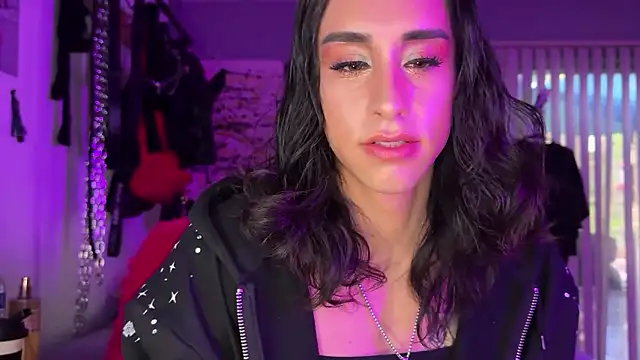 Snapshot of xoFrankie chatting on October 2025 12:08:01 AM xoFrankie online show from October 2025 12:08:01 AM