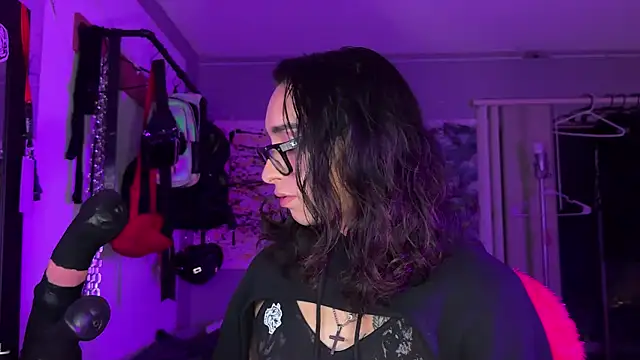 Snapshot of xoFrankie chatting on November 2025 03:18:02 AM xoFrankie online show from November 2025 03:18:02 AM