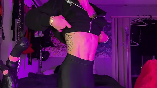 Snapshot of xoFrankie chatting on November 2025 03:29:02 AM xoFrankie online show from November 2025 03:29:02 AM