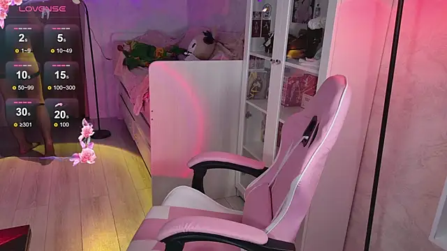 MiraJadee online show from October 2025 01:59:02 AM