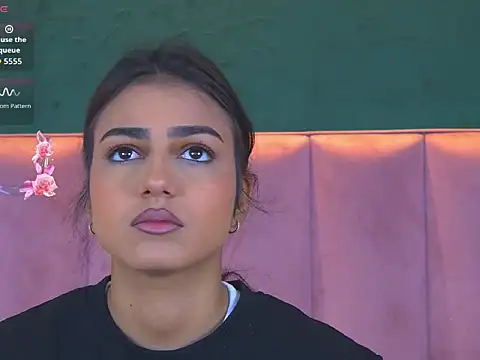 Snapshot of VanessaOlive chatting on October 2025 05:11:02 AM VanessaOlive online show from October 2025 05:11:02 AM