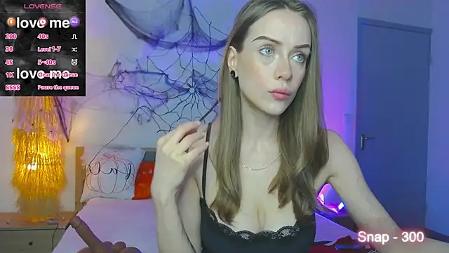 EvaLone1 online show from November 2025 09:06:01 PM