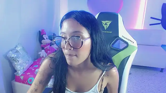 mishel hott online show from September 2025 11:31:02 PM