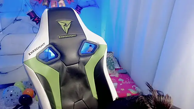 mishel hott online show from October 2025 09:15:02 PM