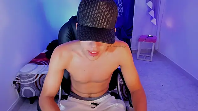 maxthomson boy online show from September 2025 10:25:02 AM