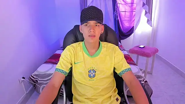 maxthomson boy online show from September 2025 06:53:01 PM