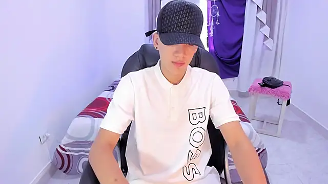 maxthomson boy online show from September 2025 07:25:02 PM